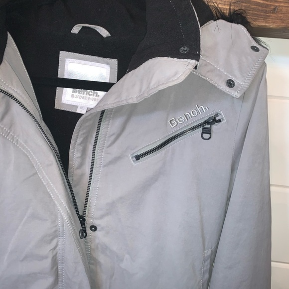 Bench Coat - Picture 2 of 4